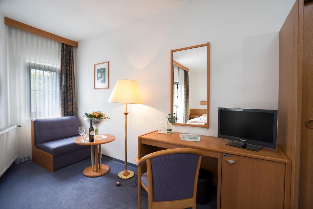 Hotel Vogtland บัดเอลสเตอร์ ภายนอก รูปภาพ